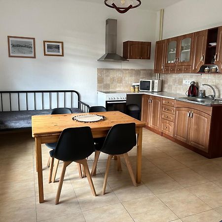 Apartman Aneta Nove Mesto Na Morave Exteriör bild